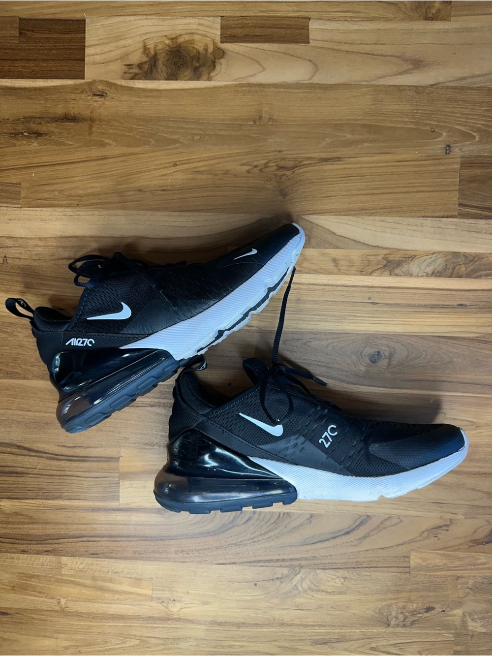 Nike Air Max 270 Black & White Sneakers — Women’s Size 10